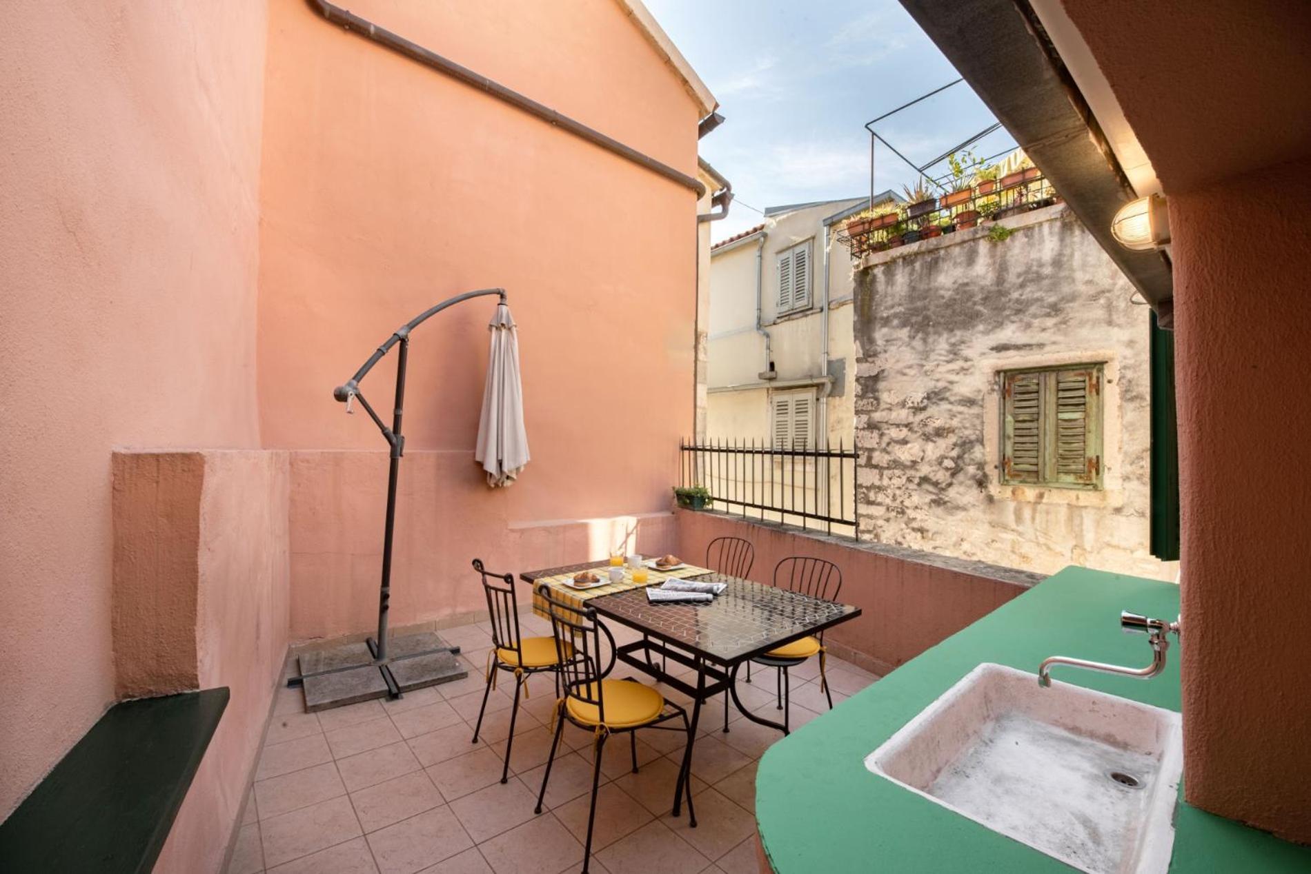 Apartament Duplex With Terrace In The Centar