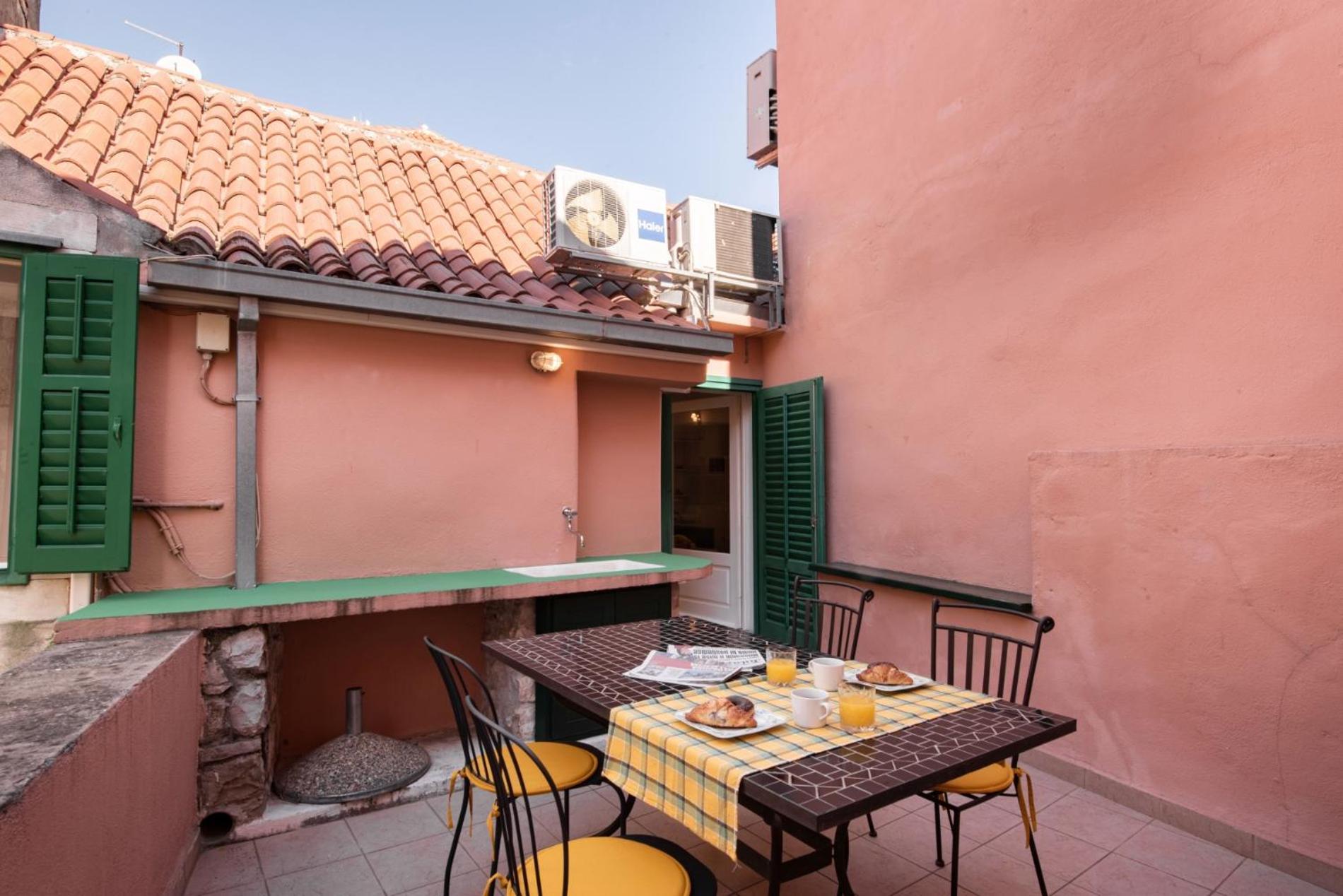 Apartament Duplex With Terrace In The Centar